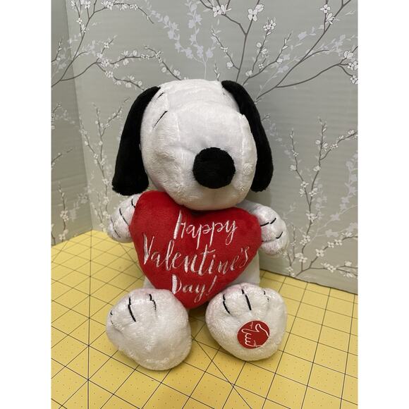 Peanuts Snoopy Musical Valentines Heart Plush 12”inch Sitting Peanuts Theme Song - Picture 3 of 9